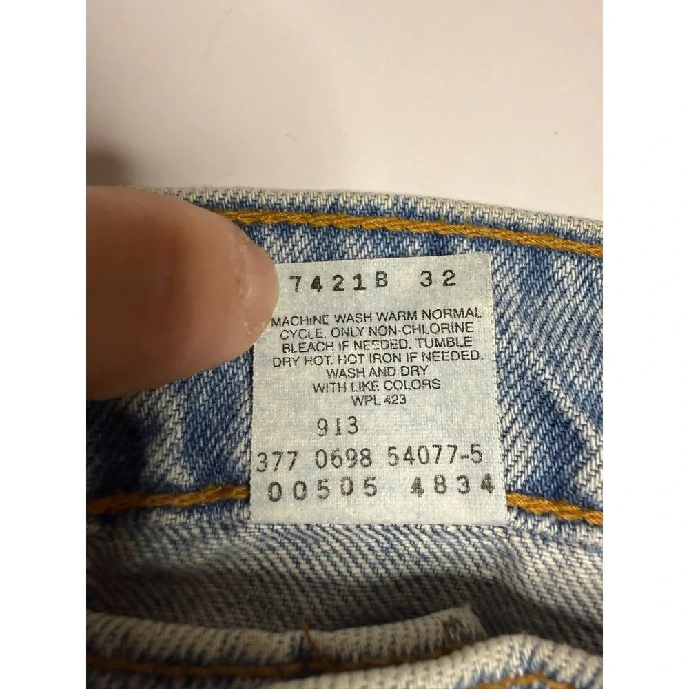 Vintage Levi's 505 Jeans W40 Hemmed Straight Leg Light Wash 90s‎ Classic Denim